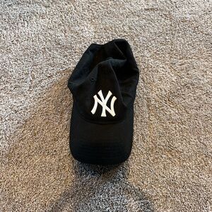 Black NY Logo Women's Cap